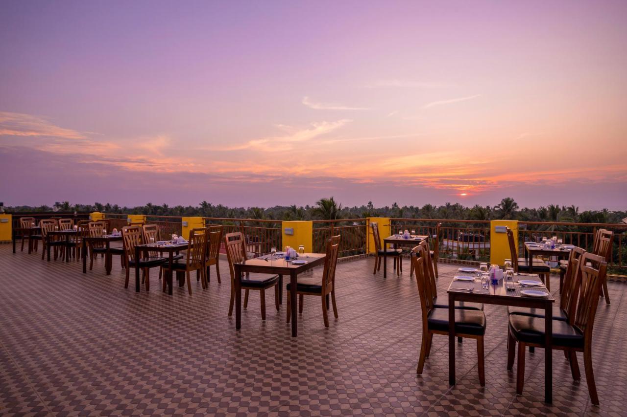 Sairaj Beach Resort Calangute Exterior photo